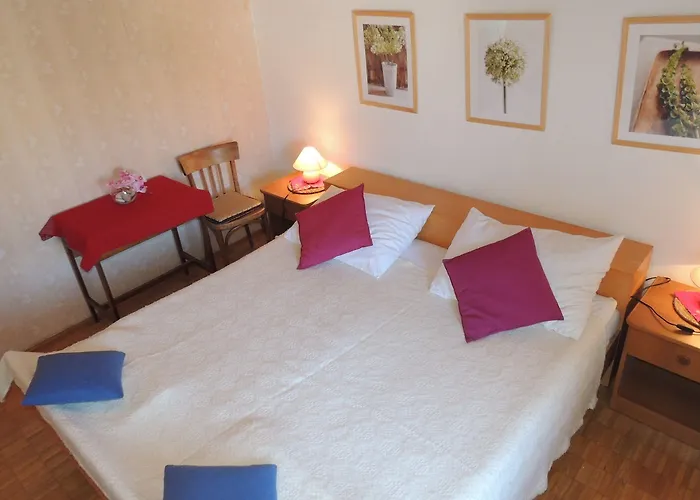 霍特齐亚别墅酒店 *