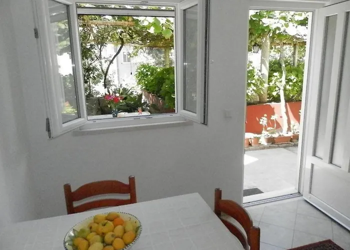 Διαμέρισμα Hortenzia *